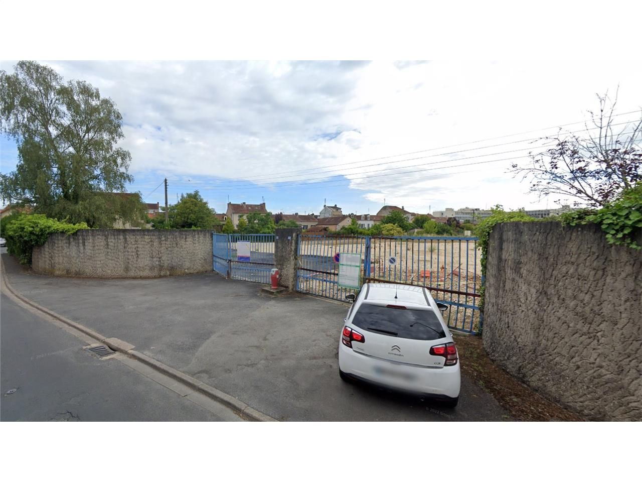 Arthur Loyd vous présente un foncier à vendre à P