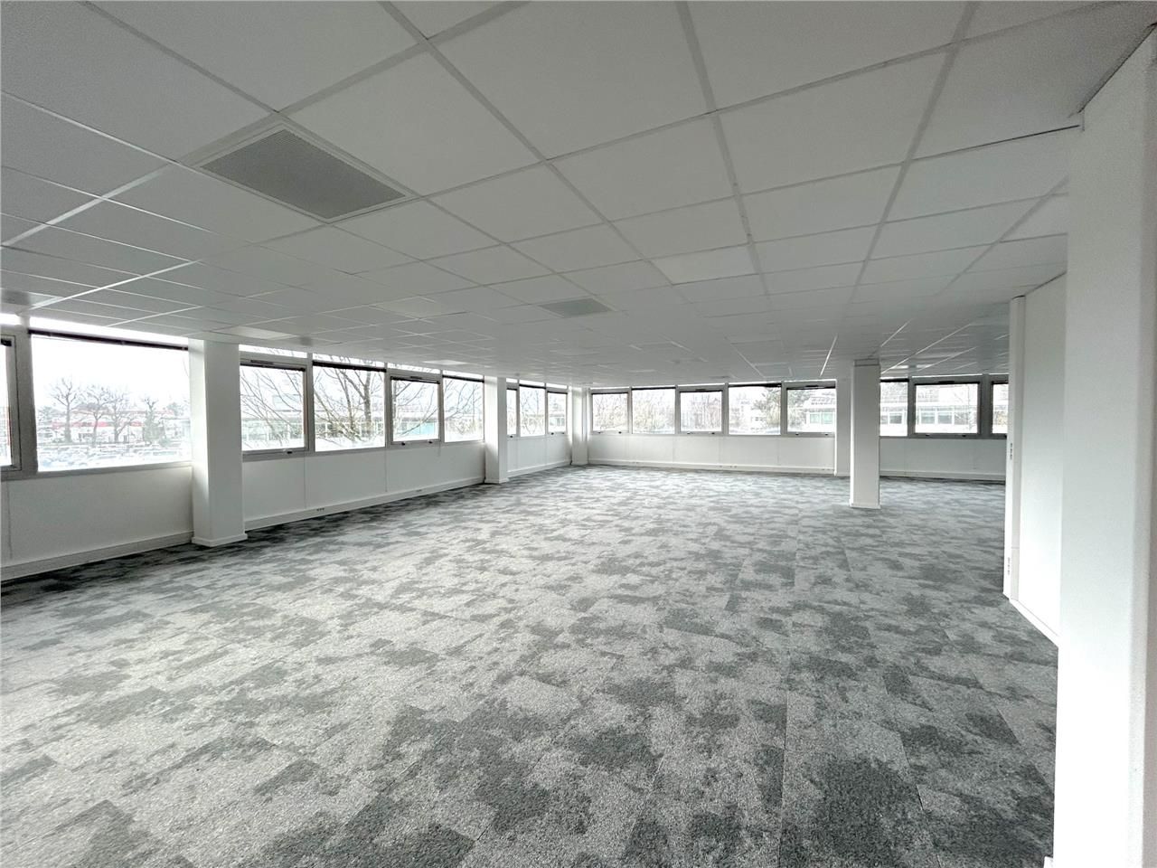 A Pessac, dans le parc tertiaire Europarc,  Arthu