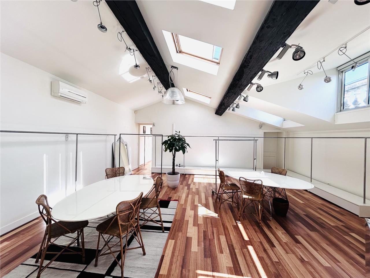 Au coeur du Triangle d'Or de Bordeaux, dans un im