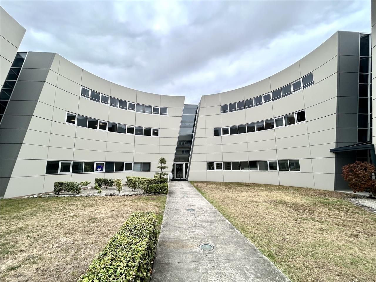 À Mérignac, dans le parc tertiaire Chemin Long, A