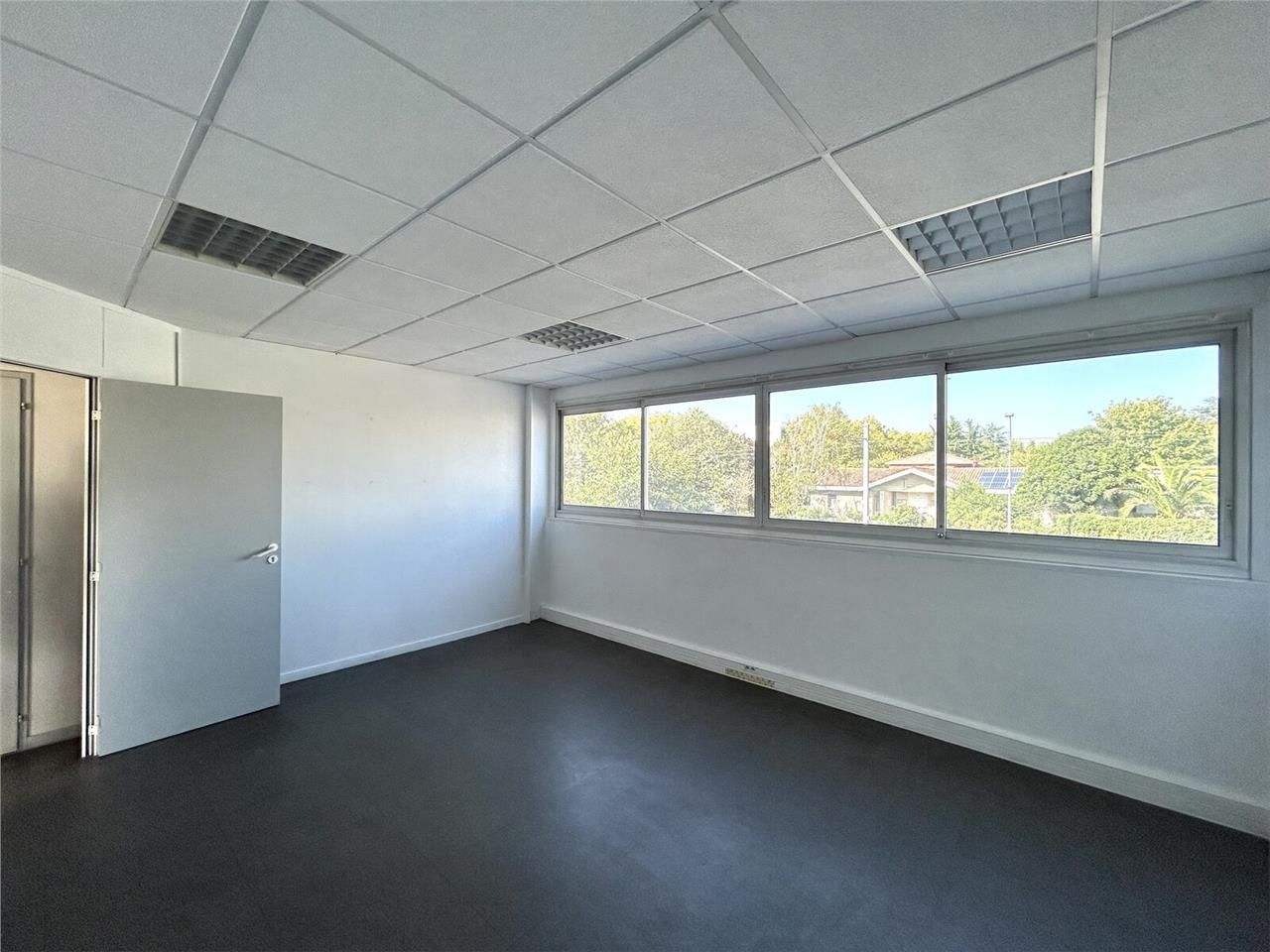 Arthur Loyd vous propose au sein d'un immeuble te