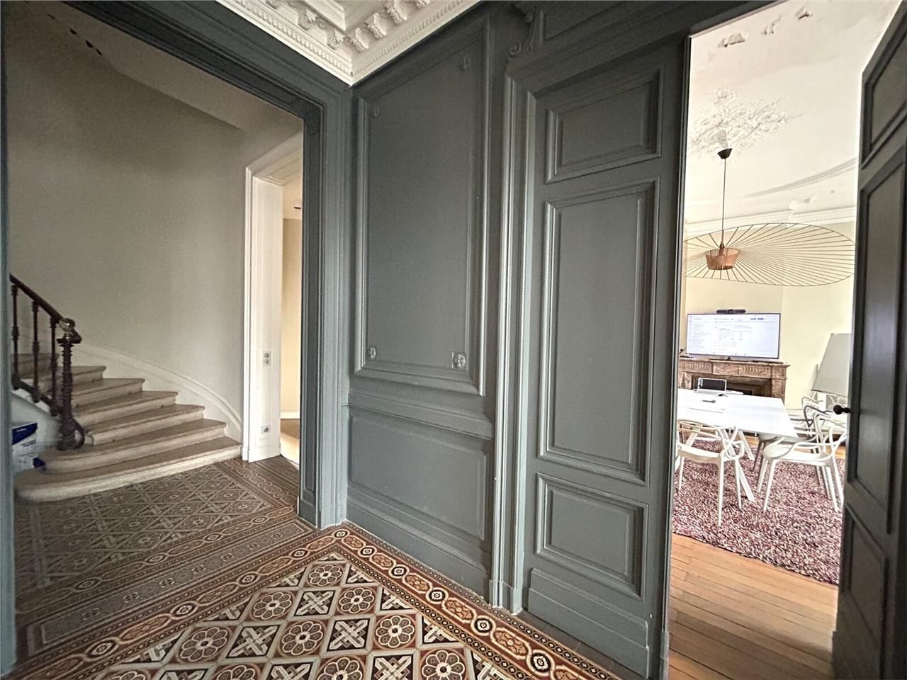 Arthur Loyd Bordeaux propose à la location un imm