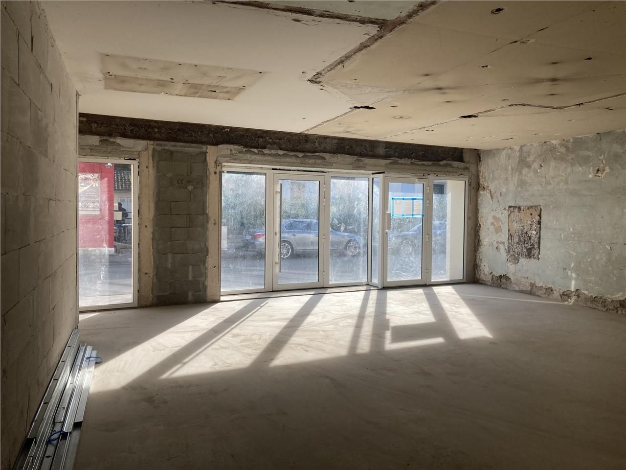 Arthur Loyd propose à la vente un local commercia