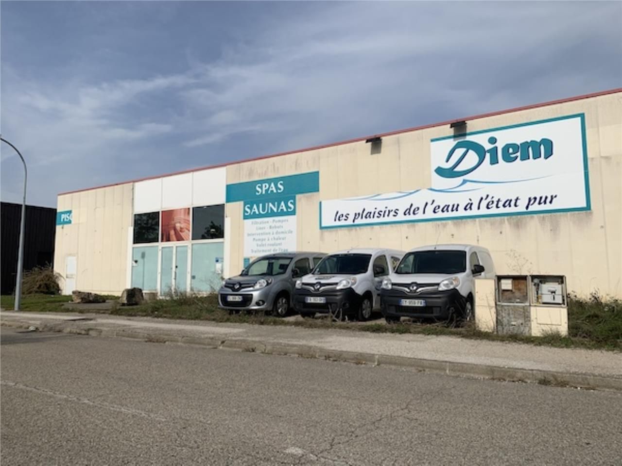 VIRIAT - CHAMBIÈRE - BATIMENT INDEPENDANT A VENDR