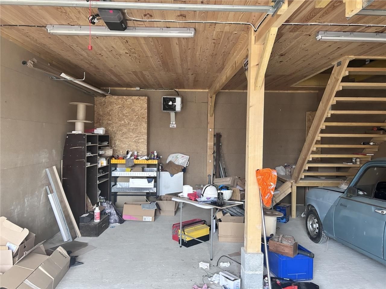 BOURG EN BRESSE - PROXIMITÉ DES AXES ROUTIERS. Lo