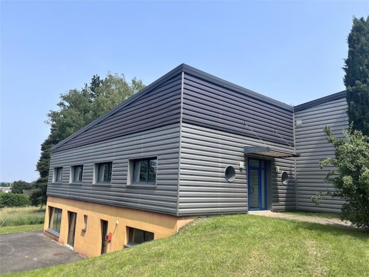 À vendre ou à Louer à Ceyzériat, au coeur de la z