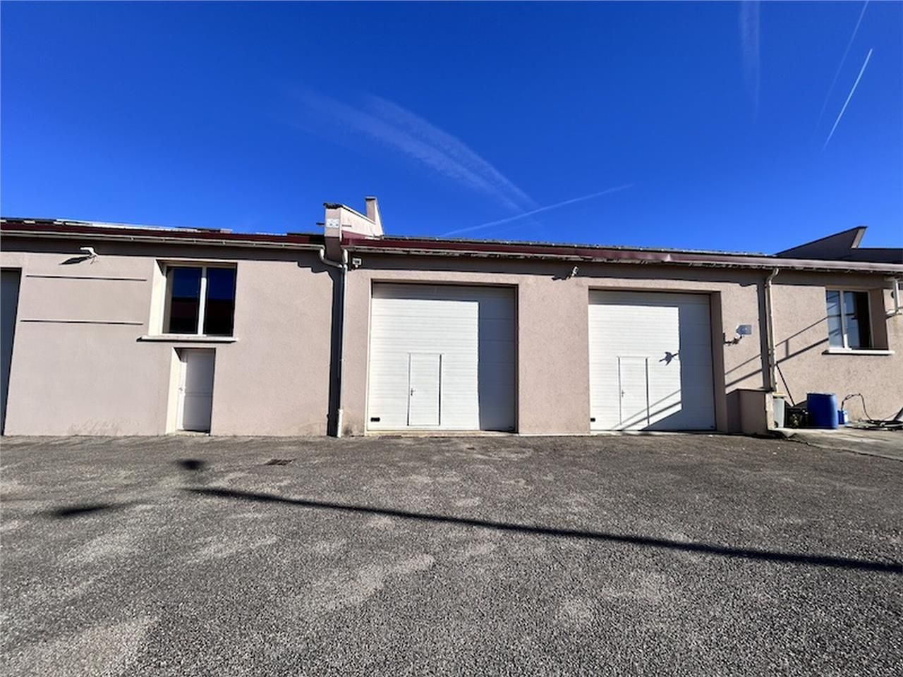 LOCAUX D'ACTIVITE - STOCKAGE - HANGAR Disponibles