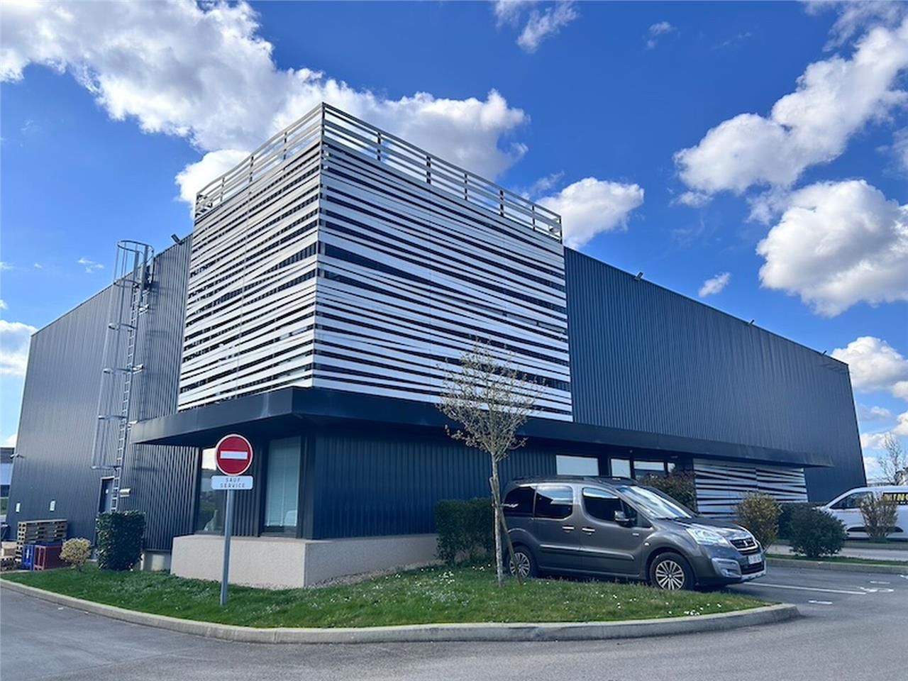 BOURG EN BRESSE SUD - CERTINES - Bâtiment d'activ