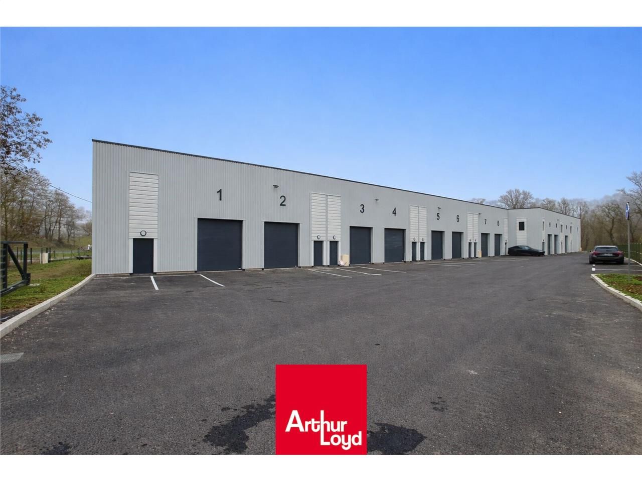 A VENDRE  | LOCAUX D'ACTIVITÉ | AXE LYON L'ARBRES