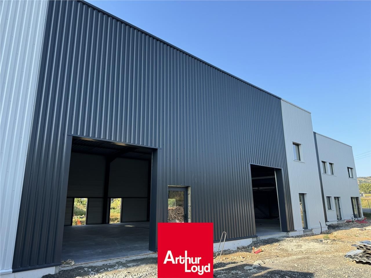 LOCAUX D'ACTIVITE A VENDRE | VINDRY SUR TURDINE  