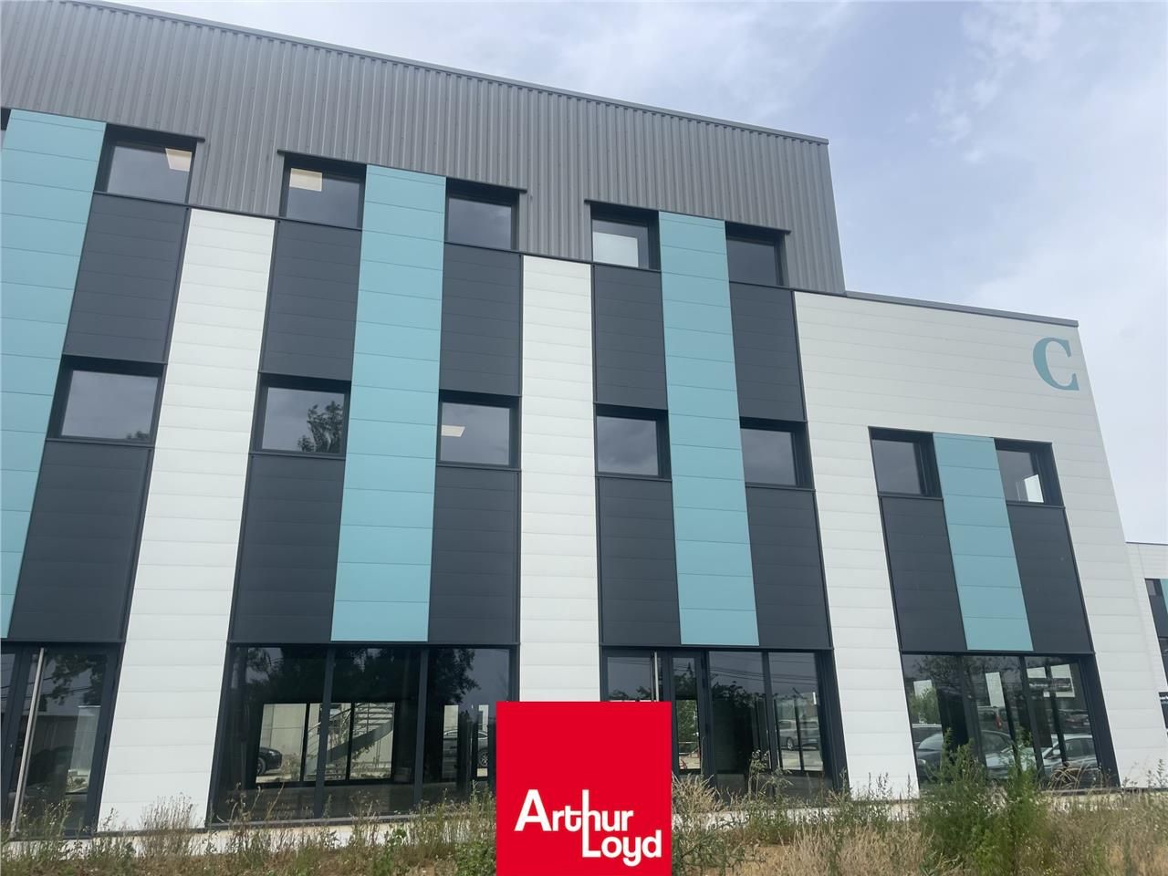 A LOUER | BUREAUX DE 195 m2 - GENAY - VAL DE SAÔ