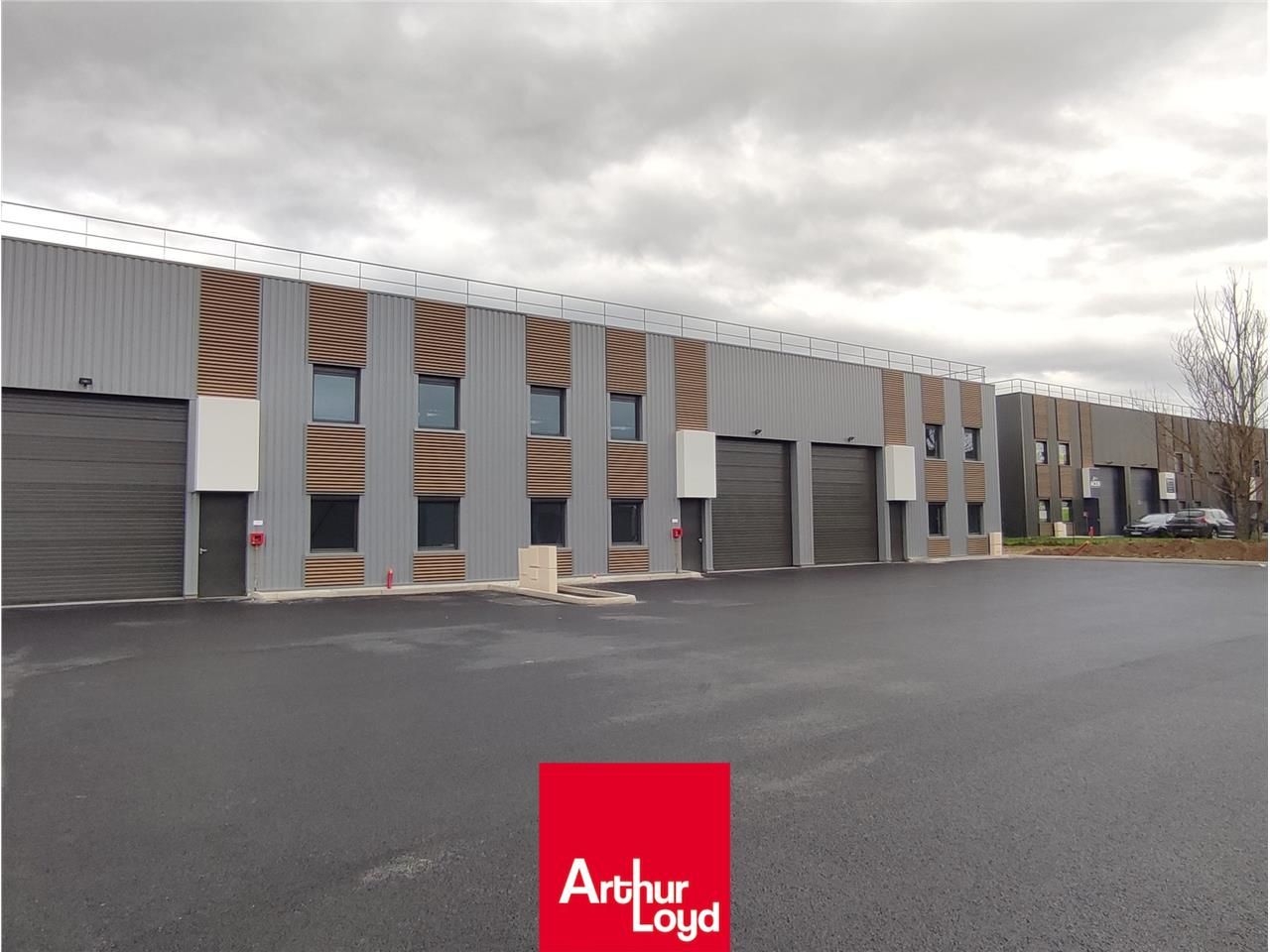 VILLEFRANCHE | Local d'activité à vendre   Au sei