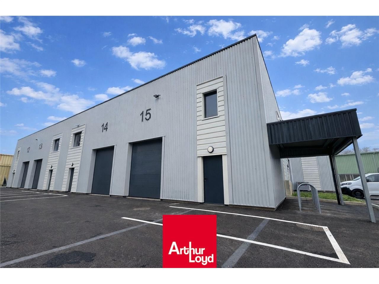 A VENDRE  | LOCAUX D'ACTIVITÉ | AXE LYON L'ARBRES