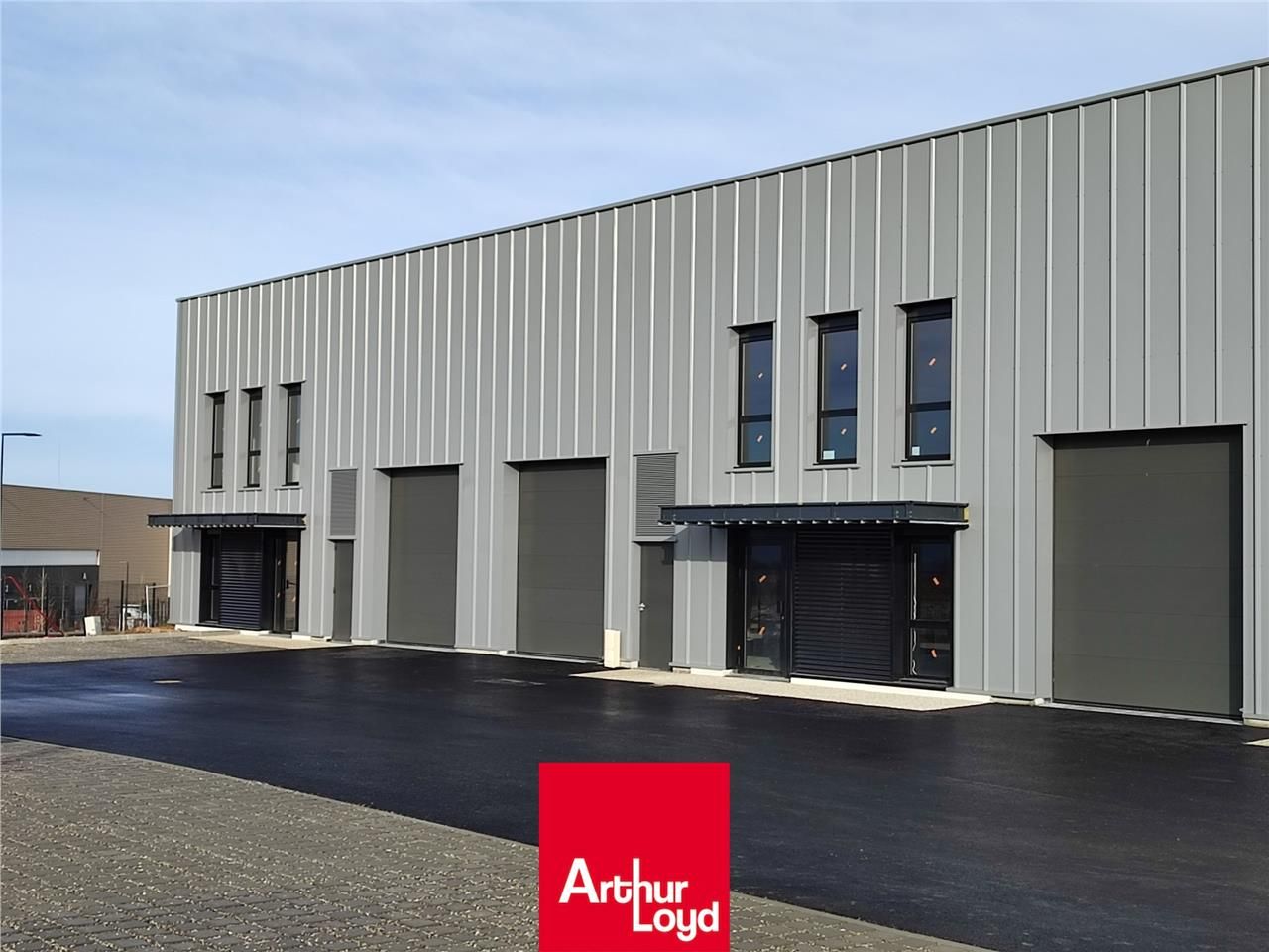 LOCAUX D'ACTIVITÉ À VENDRE | MIONNAY (01390)  Vot