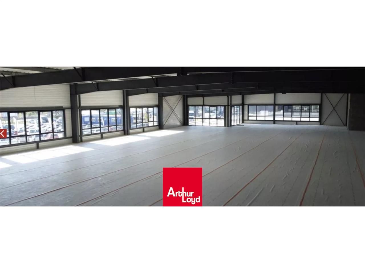 A LOUER : LOCAUX D'ACTIVITE | ARNAS  Au sein d'un