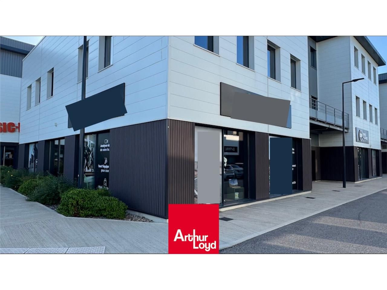 Local d'activité | A LOUER | Lyon Nord  Votre age