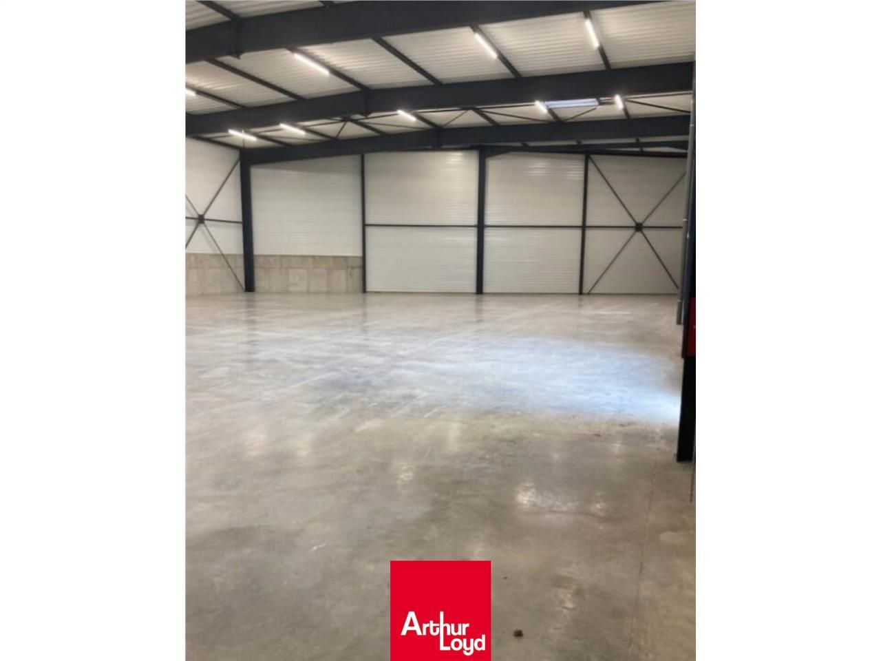 A VENDRE : LOCAL D'ACTIVITÉ de 481 m² Votre age