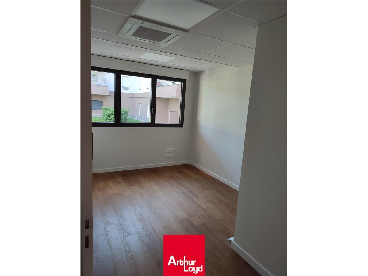 Proche Villefranche sur Saône : A louer | Bureaux