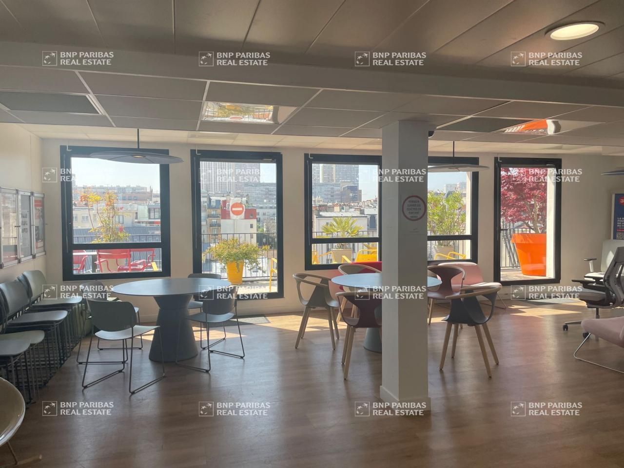 3592.3 m² pour ce bureaux en location à Paris