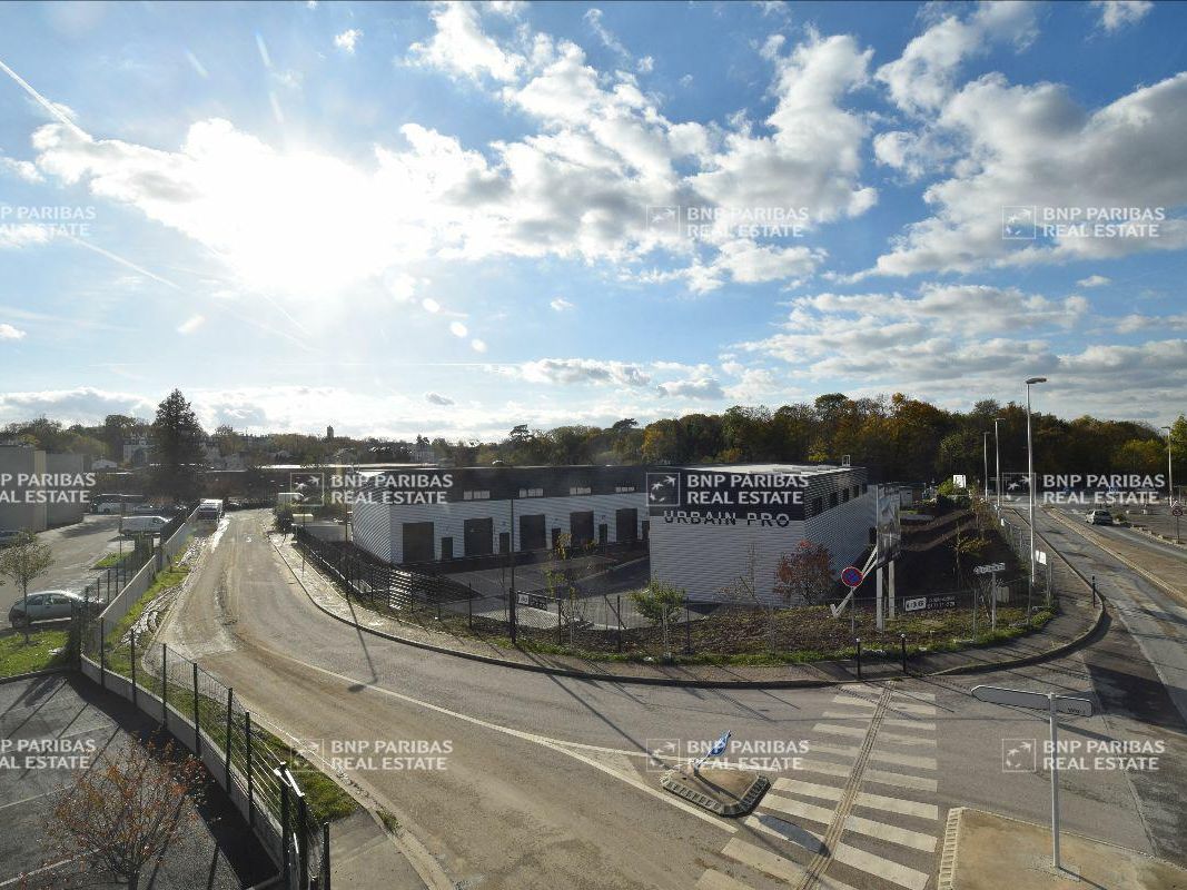 Location PME-PMI 240 m² divisibles 94460 Valenton