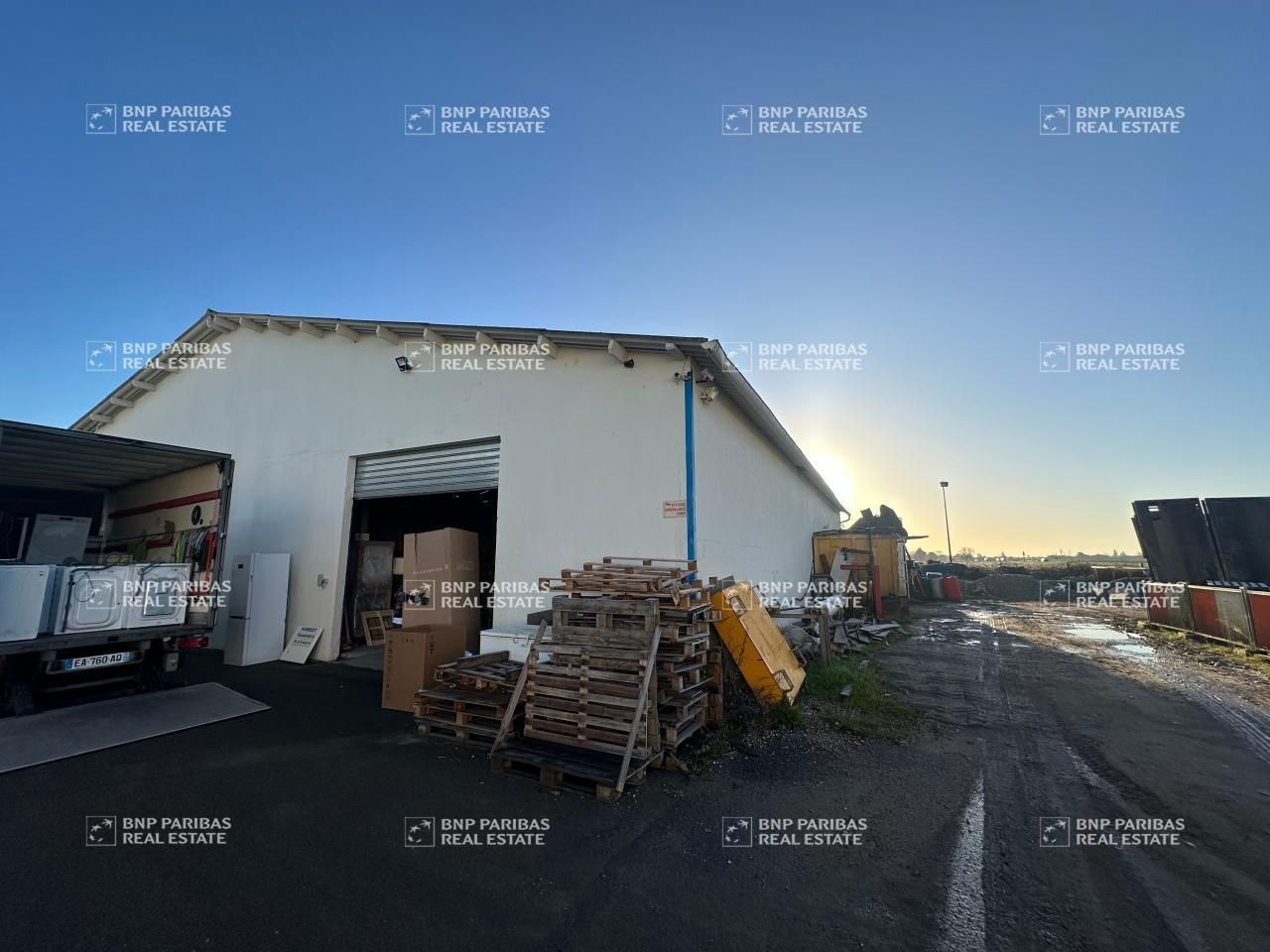 300 m² pour ce activité en location à Esvres-sur-indre