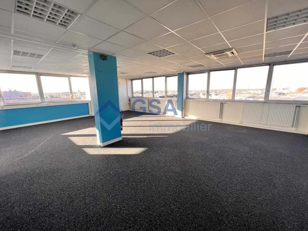 EVRY-COURCOURONNES, idéalement placé face au cent