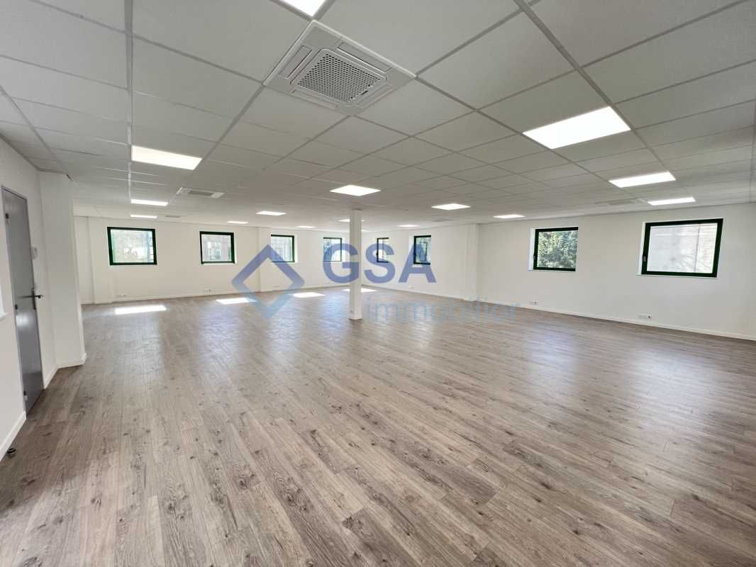 VIRY CHATILLON, à proximité immédiate de la gare 