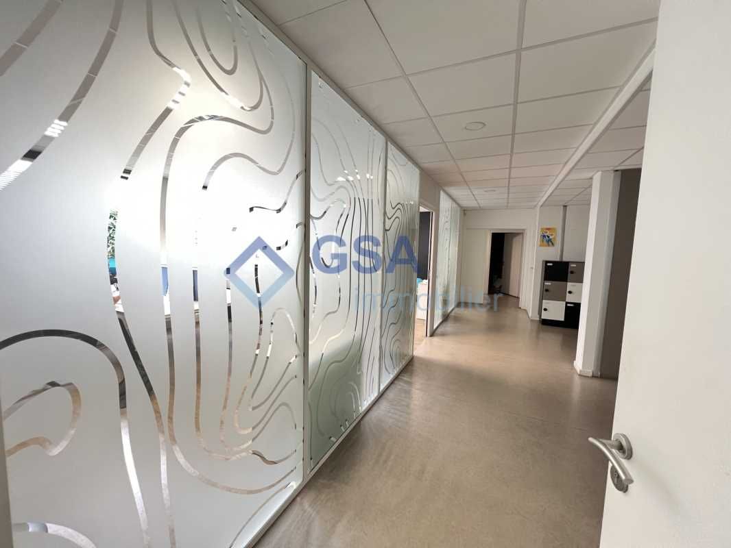 Nous vous proposons au coeur du centre-ville d'Ev