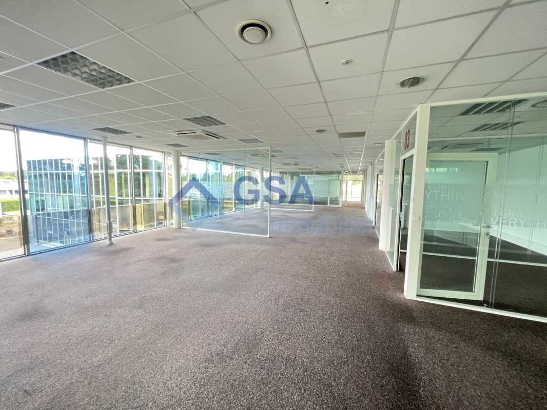 Découvrez cette opportunité de location de bureau