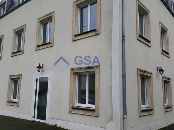 À louer à proximité immédiate de la gare RER de M