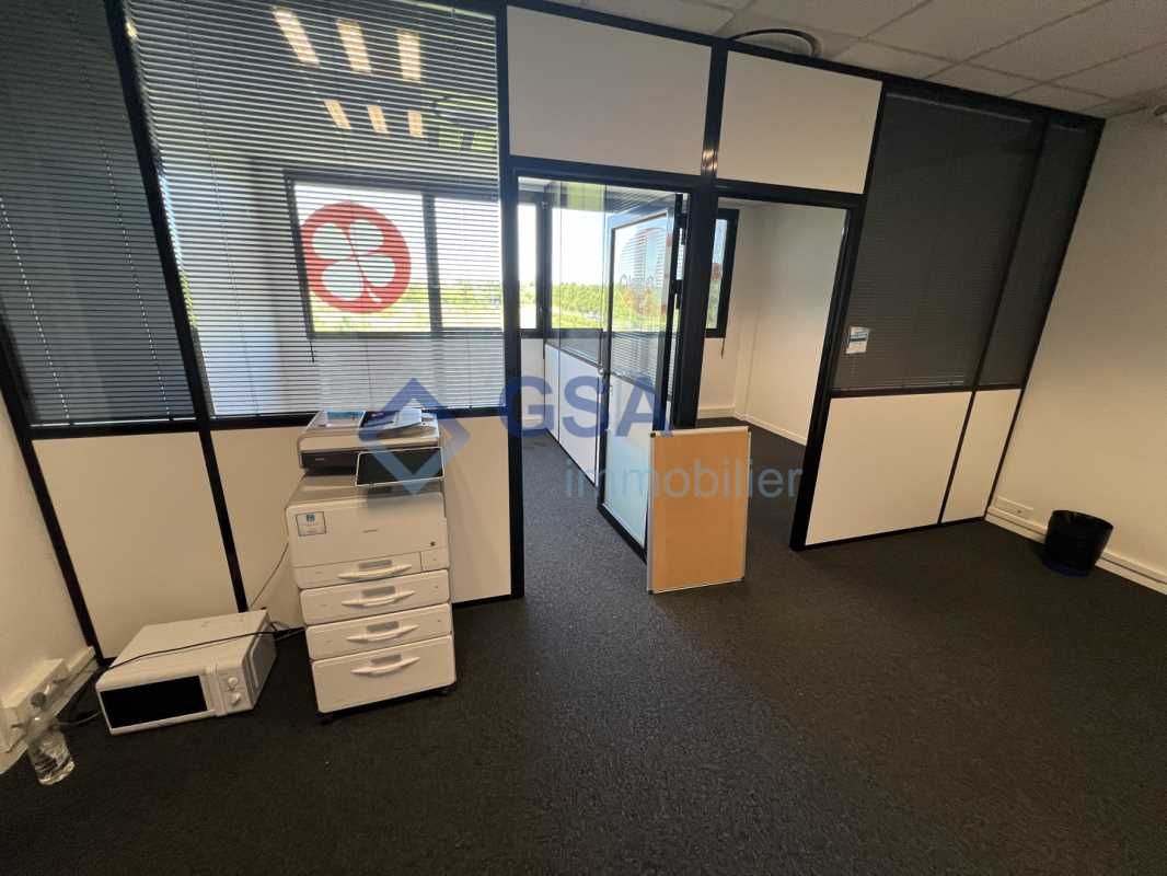 À louer au pied de la gare de LIEUSAINT/MOISSY, u