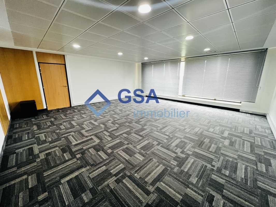 A proximité de la gare d'Évry COURCOURONNES et de