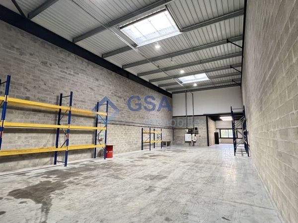 SENART (77), idéalement situé entre deux communes