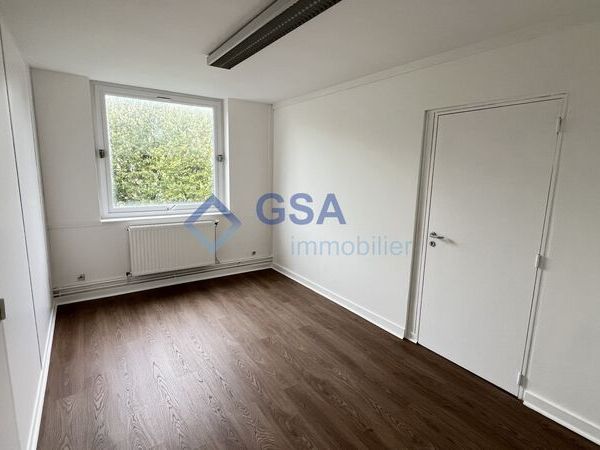 EVRY-COURCOURONNES (91), idéalement situé proche 