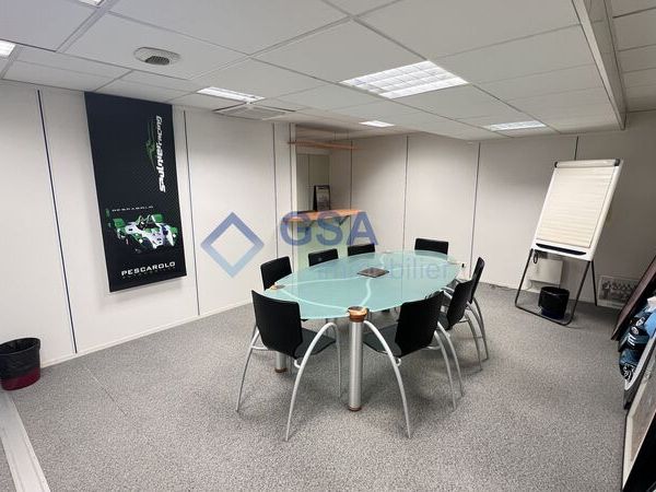 EVRY-COURCOURONNES, nous vous proposons un local 