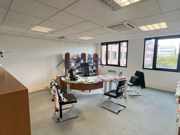 EVRY-COURCOURONNES, nous vous proposons un local