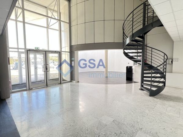 Découvrez cette opportunité de location de bureau