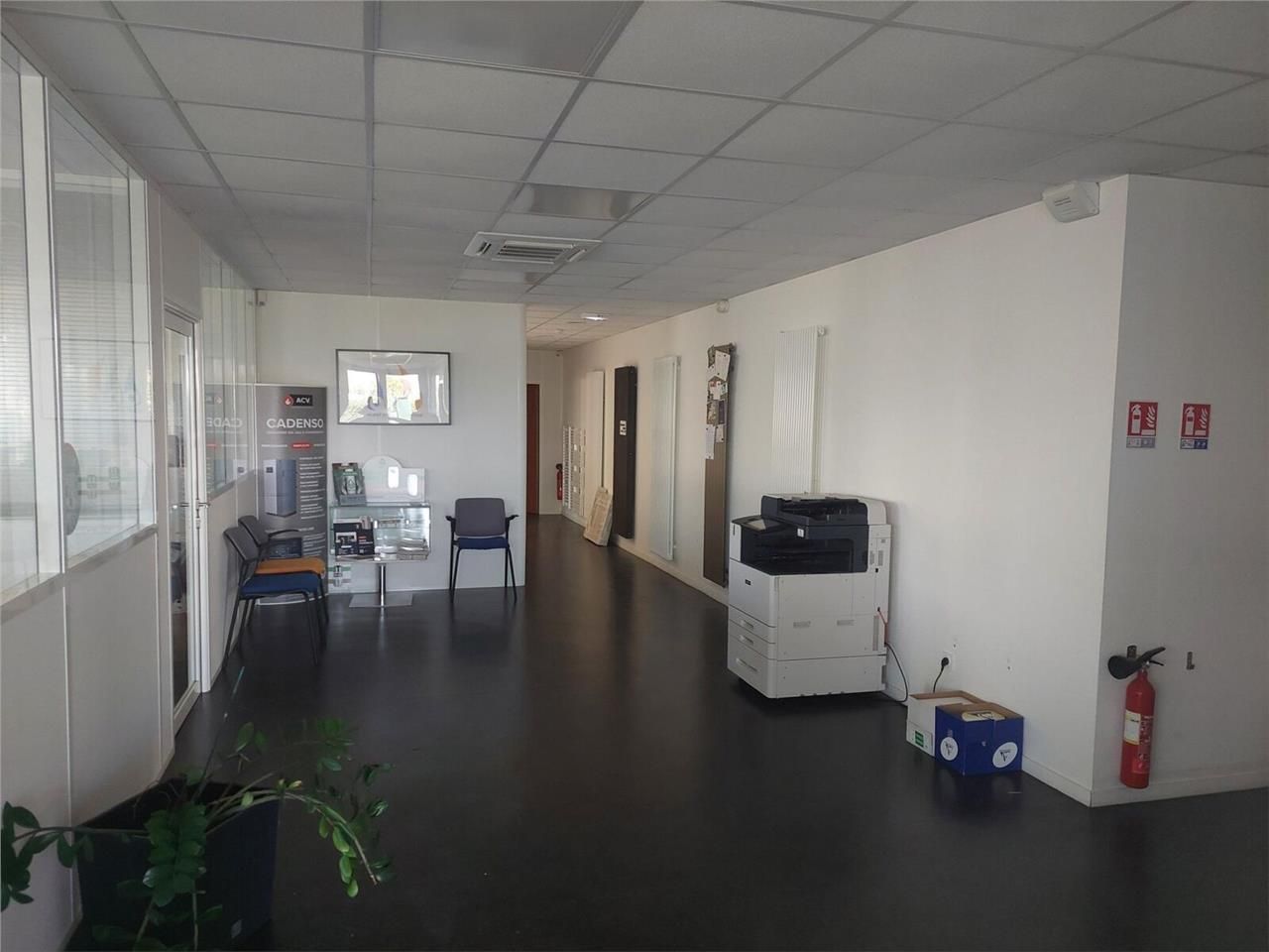 Local Activité : Bâtiment A : 1 750 m² Bureaux : 