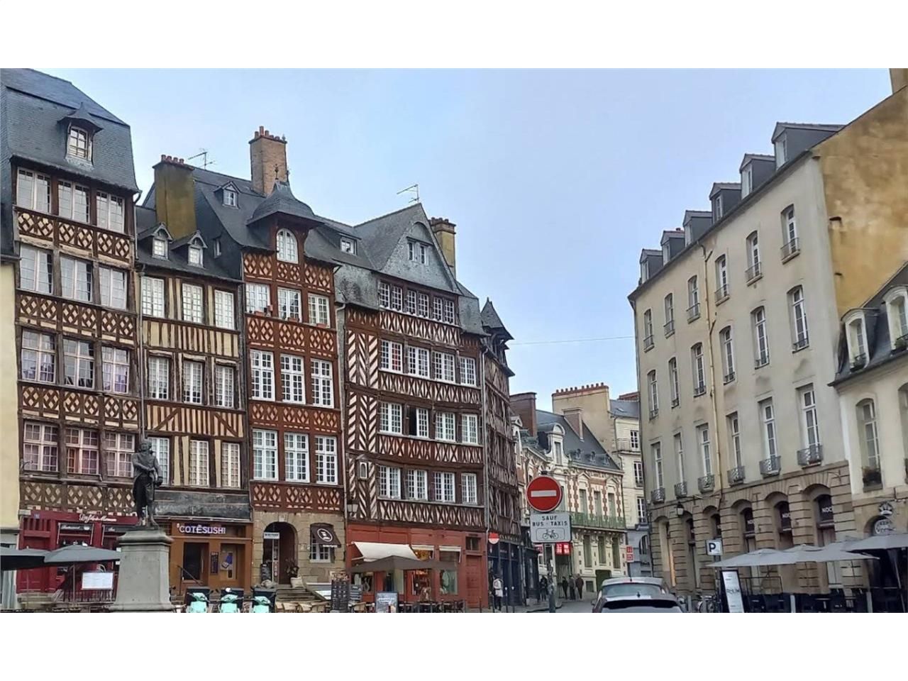 Local commercial d'environ 100 m² Très bonne visi