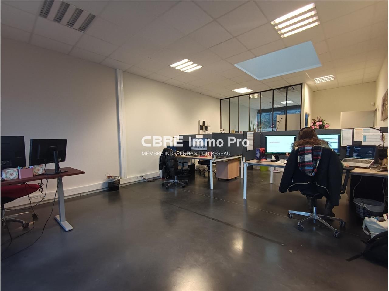 SAINT-BENOIT, à vendre, beau plateau de Bureaux d