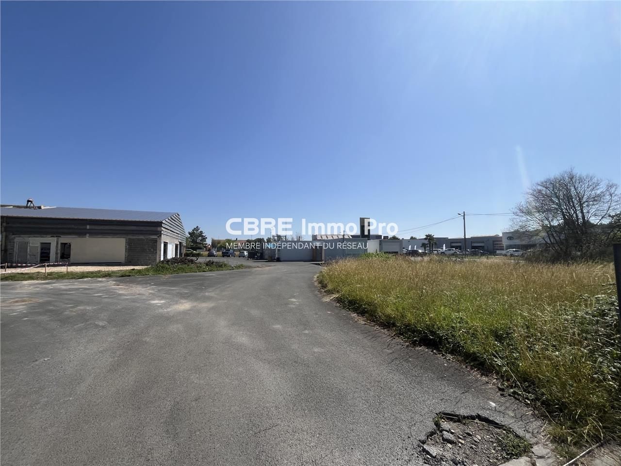 A LOUER - local d'activité d'une surface de 720 m