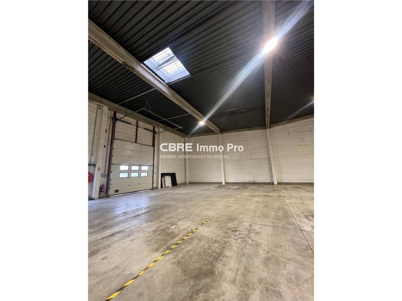 Nous vous proposons, à la location, un local d'ac