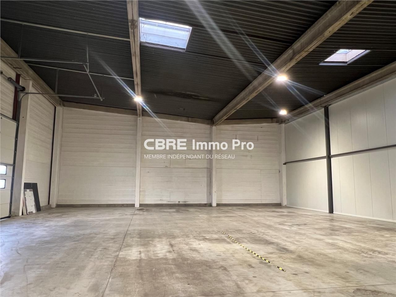 Nous vous proposons, à la location, un local d'ac