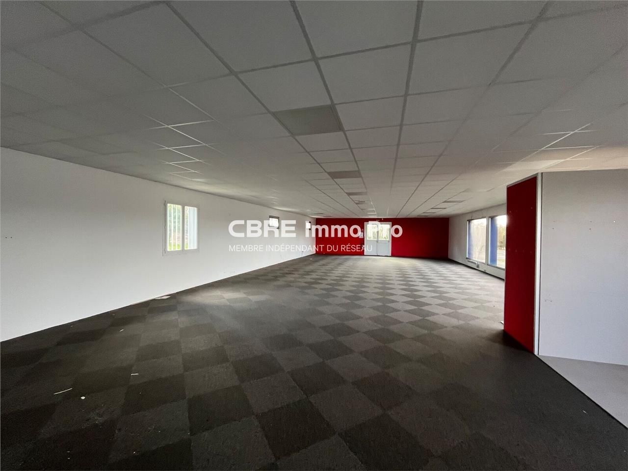 A VENDRE -  local commercial spacieux et polyvale