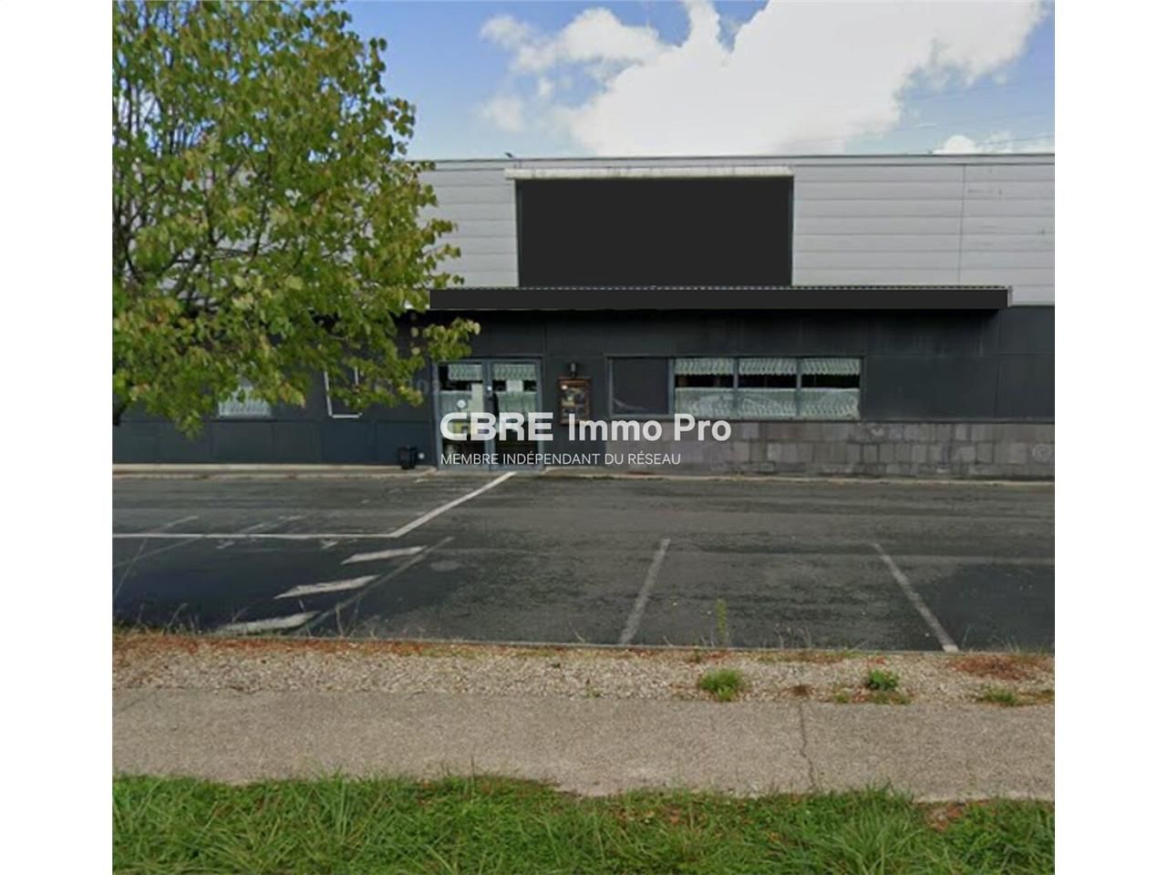 Nous vous proposons à la location un local commer