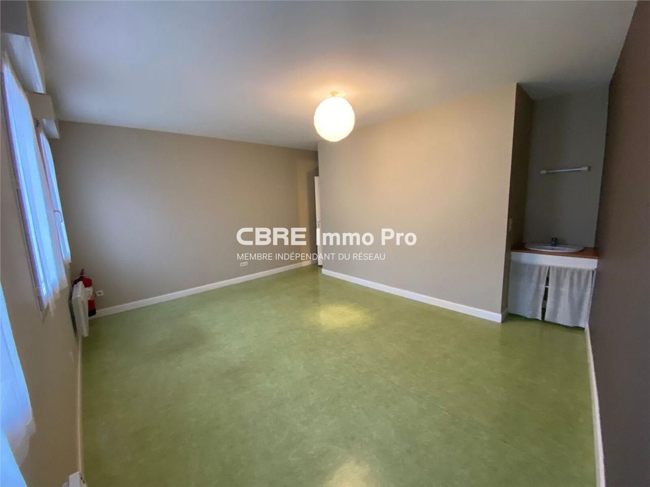 À louer à Poitiers, local professionnel de 68m², 