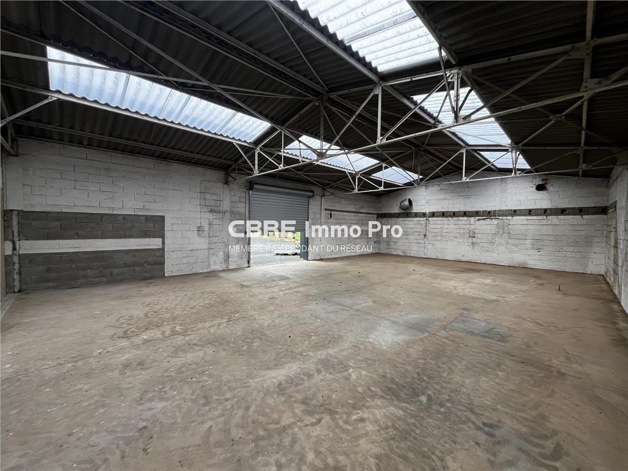 Nous vous proposons à la location un entrepôt d'u