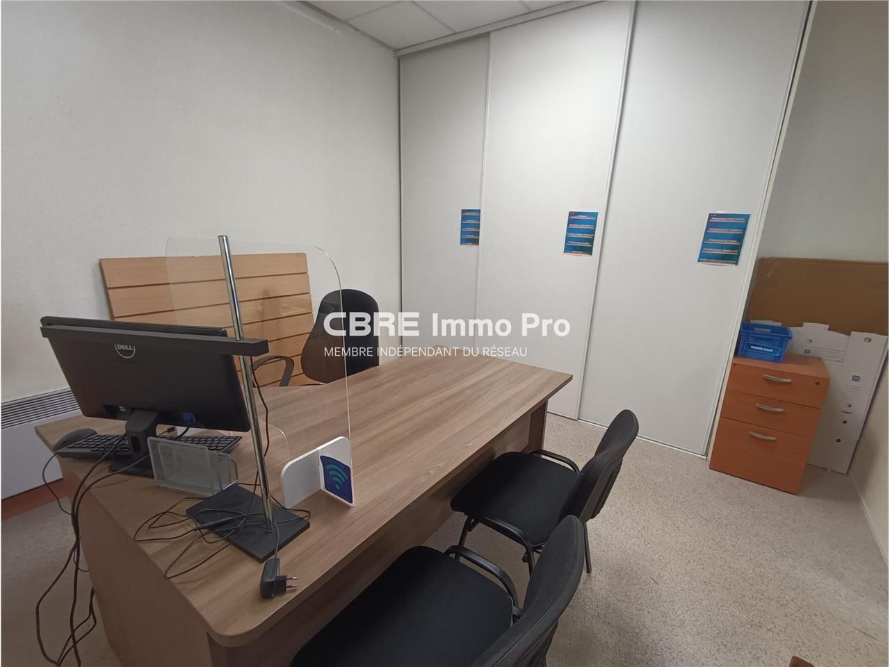 CHASSENEUILT DU POITOU,  à louer bureaux d'une su