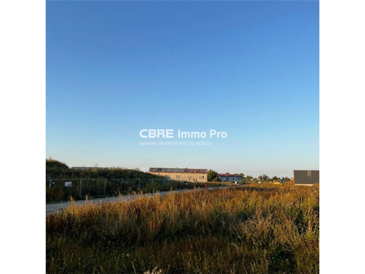 A VENDRE -  BIARD : Terrain à bâtir de 7 500 m² e