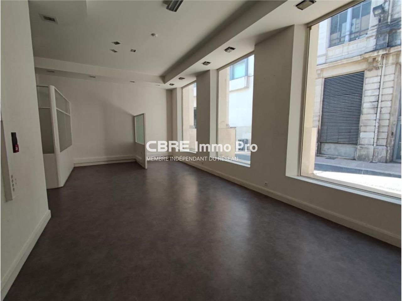 POITIERS, Centre-ville, à VENDRE, Bureaux d'une s